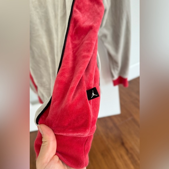Super cool Air Jordan Velvet Vintage Warm Up Jacket Size XXL soft gray & red - Picture 6 of 15